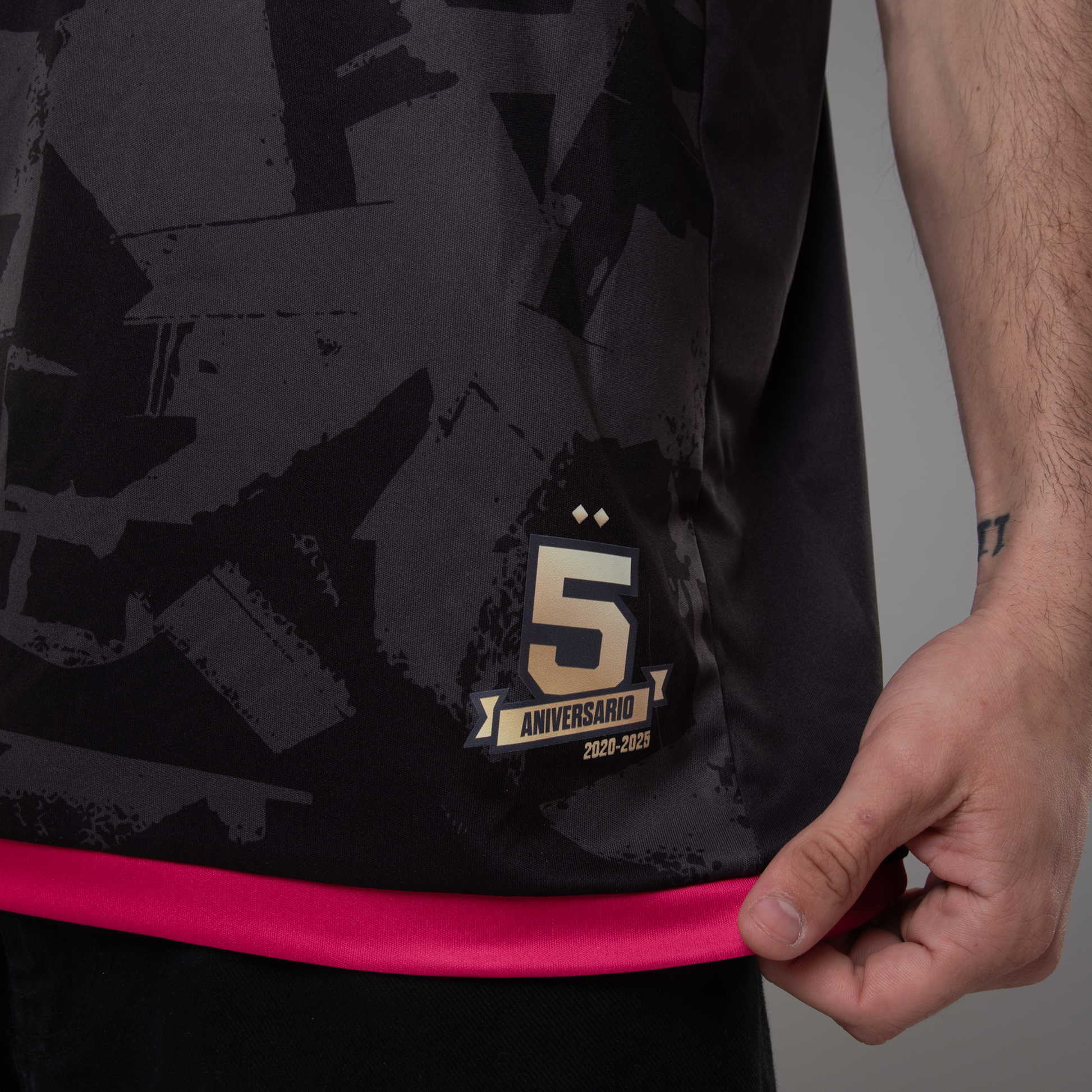 Camiseta Oficial 5to Aniversario 2020/2025 - Edición Limitada